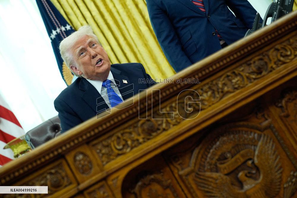 Donald Trump announces the F-47 fighter jet - Washington