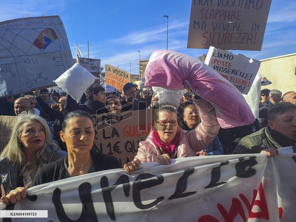 Clashes At The Anti-League Rally - Napoli