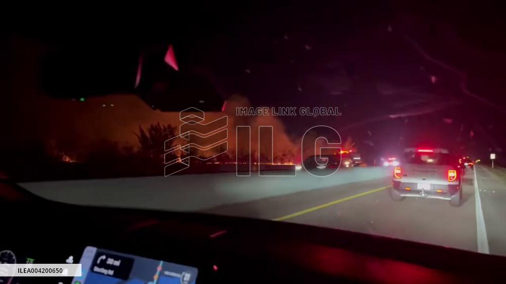 US: 344 Fire Continues in Miami-Dade, Road Closures Limit Florida Keys Access