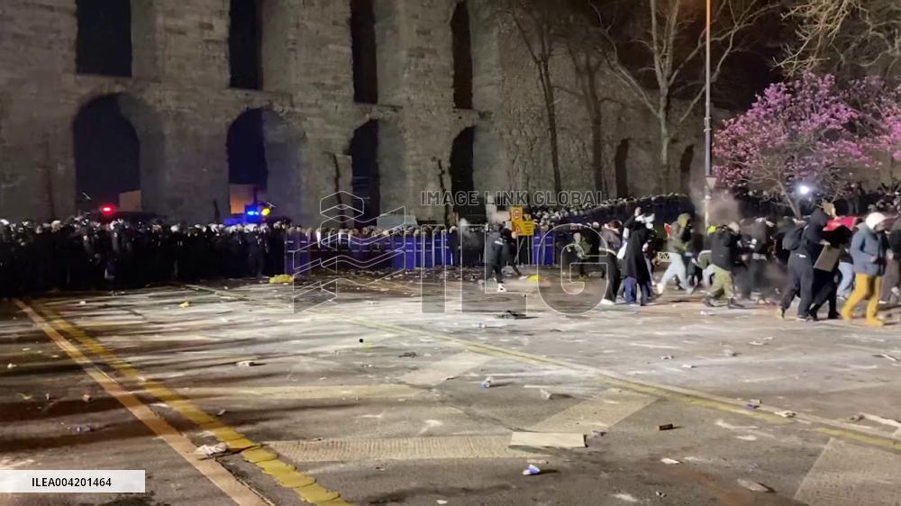 Turkey: Police Clash With Protesters in Istanbul After Mayor’s Arrest