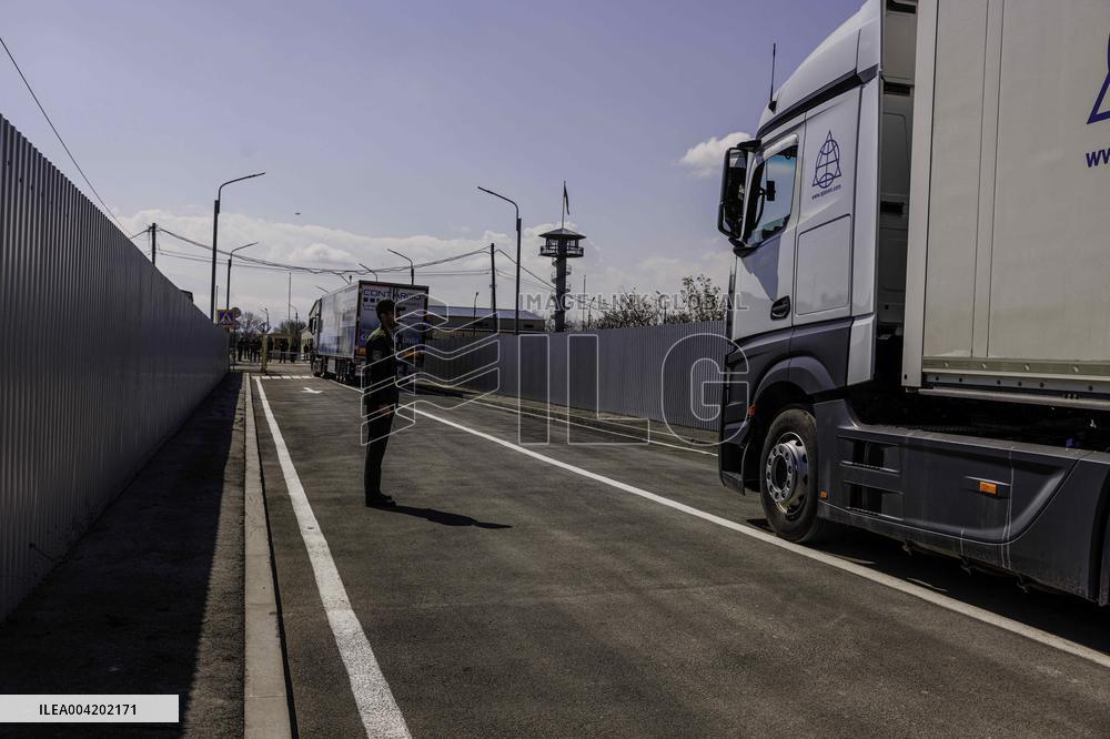 Armenian Humanitarian Aid For Syria Crosses Turkey’s Border