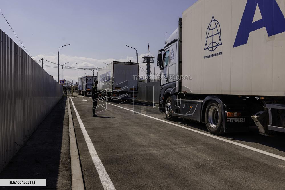 Armenian Humanitarian Aid For Syria Crosses Turkey’s Border