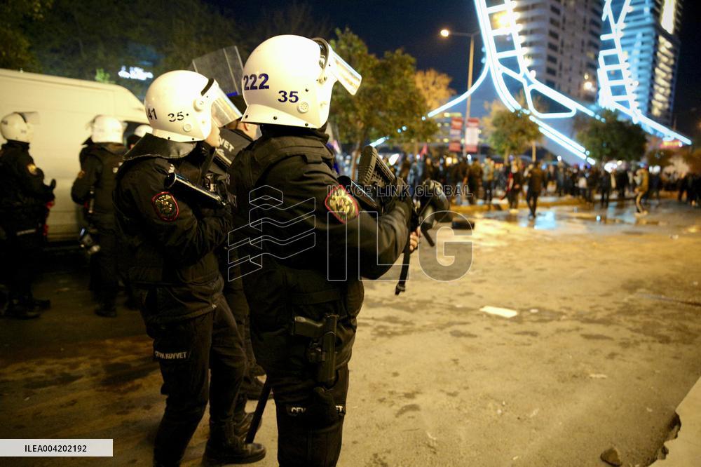 Protests Continue For Second Night Over Arrest of Erdogan Rival - Izmir