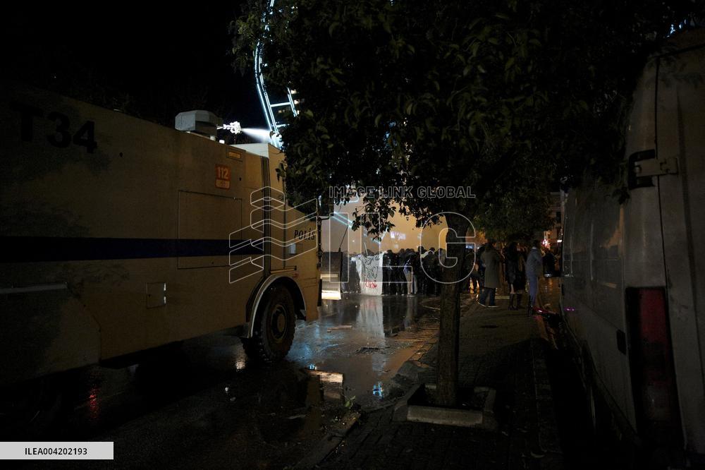 Protests Continue For Second Night Over Arrest of Erdogan Rival - Izmir