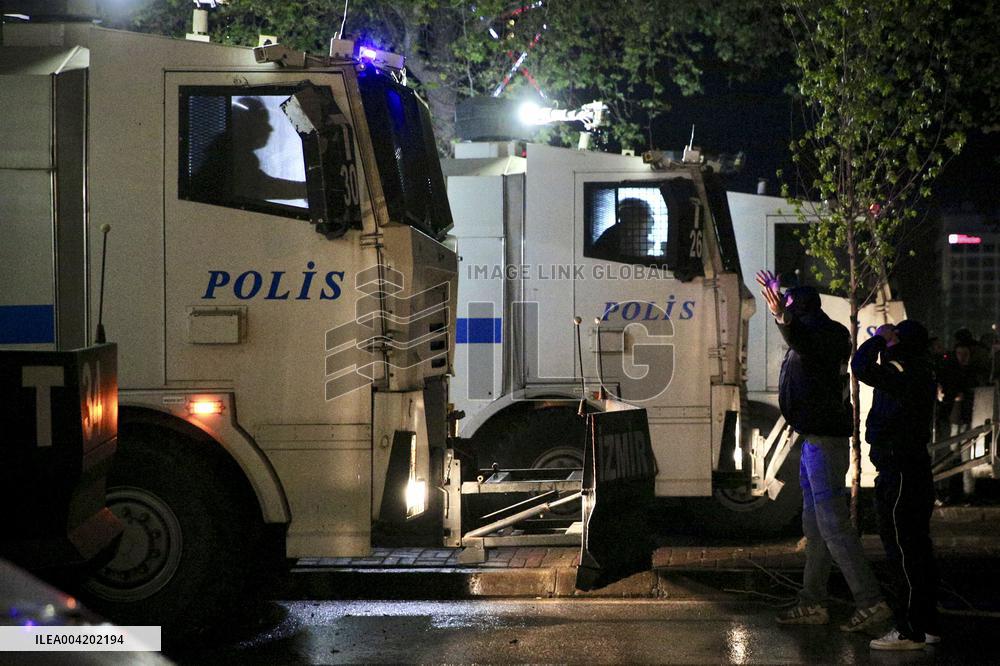 Protests Continue For Second Night Over Arrest of Erdogan Rival - Izmir