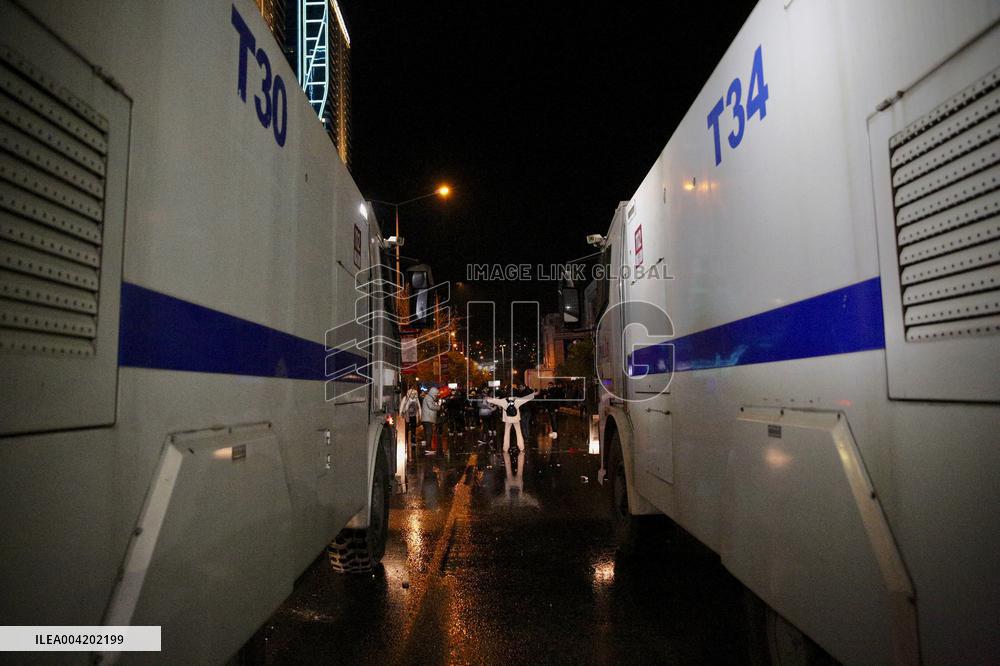 Protests Continue For Second Night Over Arrest of Erdogan Rival - Izmir