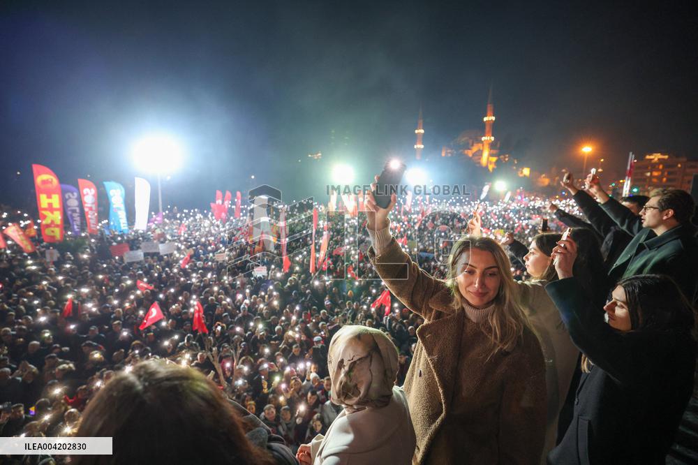 Thousands protest for second night over Istanbul mayor's arrest - Istanbul