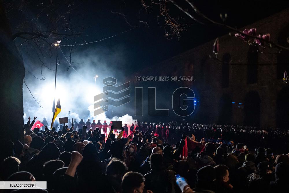Violence erupts as Police clash with protesters over Mayor arrest - Istanbul