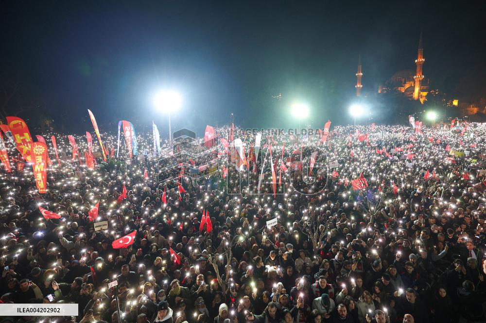 Thousands protest for second night over Istanbul mayor's arrest - Istanbul