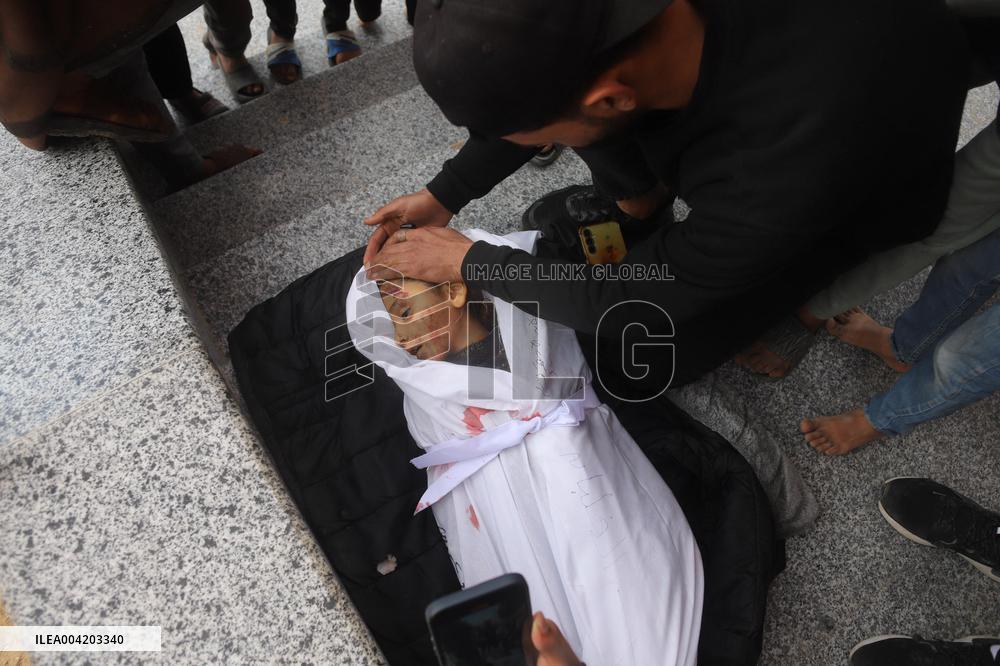 Israel's Attacks On Gaza Continue