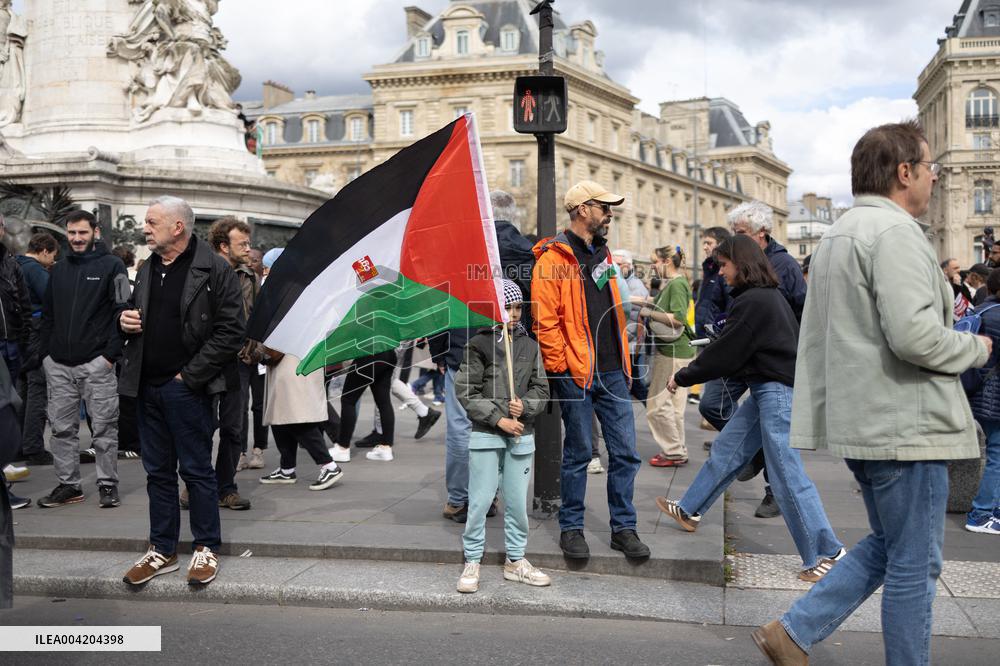 Protest against Racism and Fascism - Paris RL