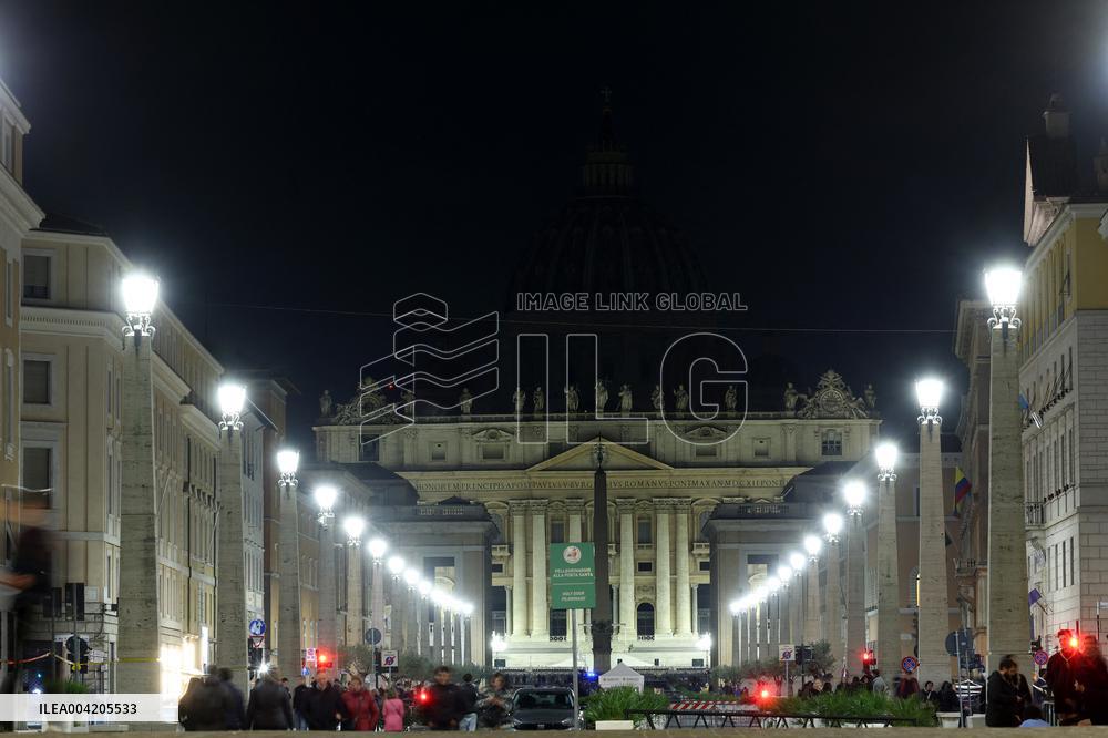 Earth Hour Day:  The lights of the dome of St. Peter's Basilica will be turned off for one hour, energy saving on march 22, 2025