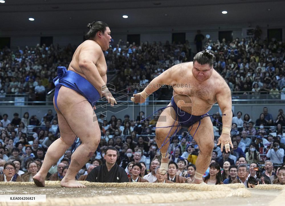 Sumo: Spring Grand Sumo Tournament