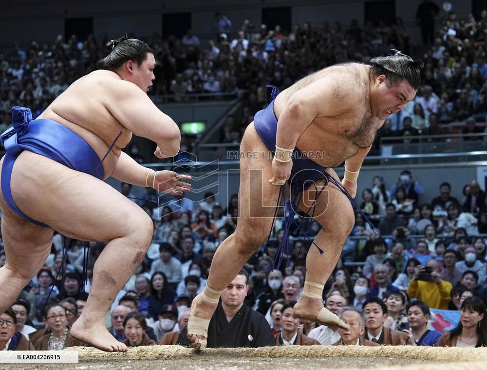 Sumo: Spring Grand Sumo Tournament