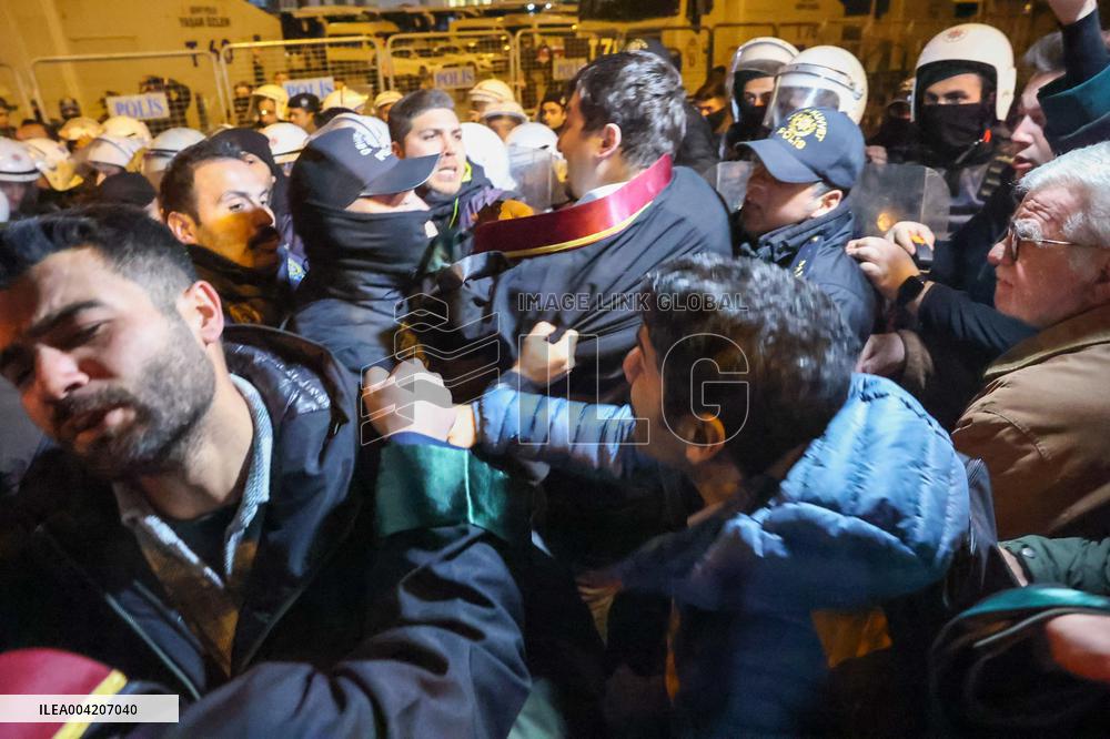Riot Police Clashed With Lawyers Outside Istanbul Courthouse