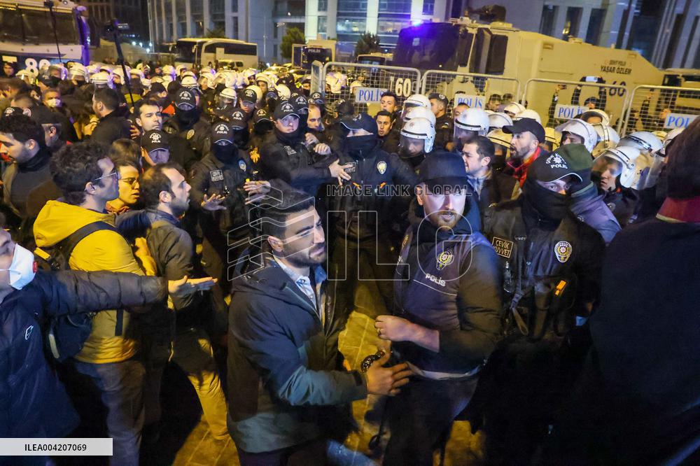 Riot Police Clashed With Lawyers Outside Istanbul Courthouse
