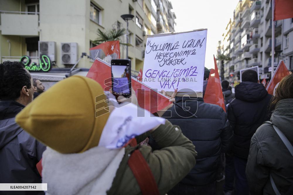 Thousands protest over Istanbul mayor arrest - Izmir