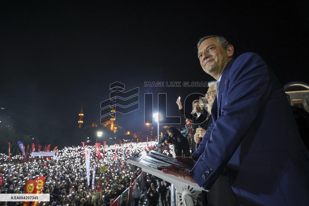 Thousands protest for fourth night over mayor s arrest at Sarachane - Istanbul