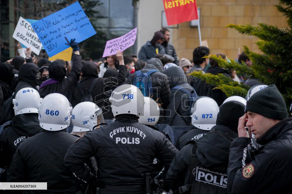 Thousands protest over Istanbul mayor arrest - Kayseri