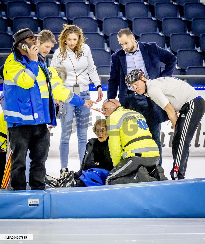 Princess Margriet Falls On The Ice Rink - Netherland