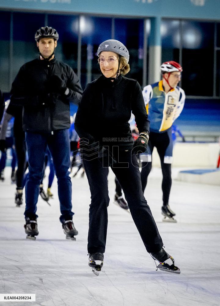Princess Margriet and Family on the Thialf ice rink