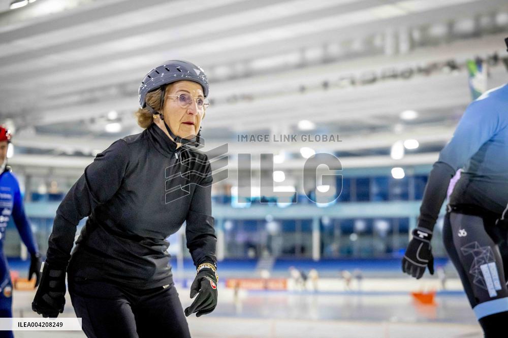 Princess Margriet and Family on the Thialf ice rink