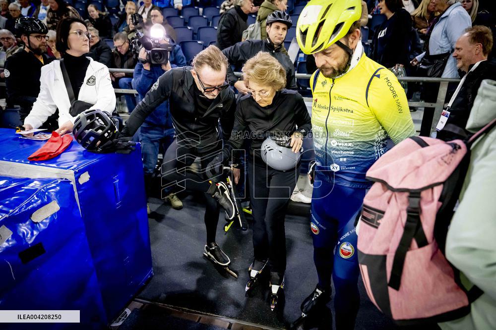 Princess Margriet and Family on the Thialf ice rink