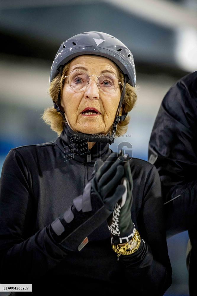 Princess Margriet and Family on the Thialf ice rink