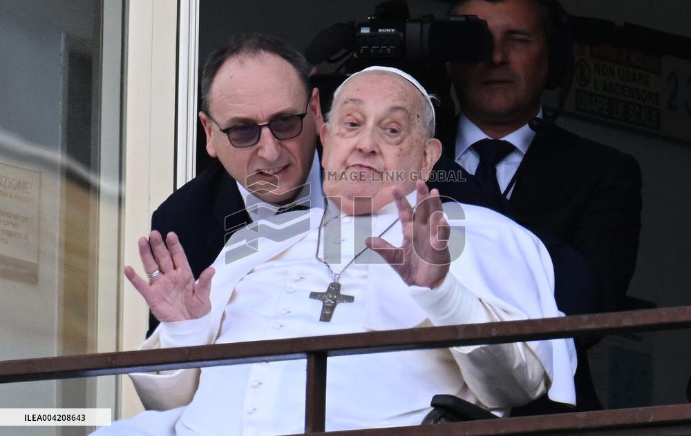Pope Francis Greets Crowds Before Discharge From Hospital  - Rome