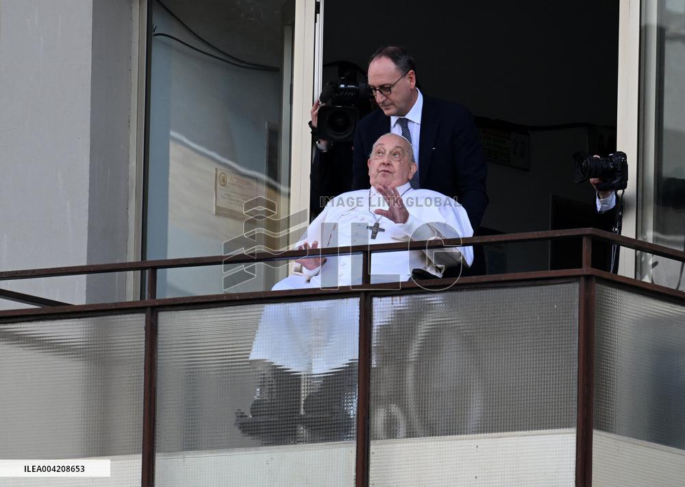 Pope Francis Greets Crowds Before Discharge From Hospital  - Rome