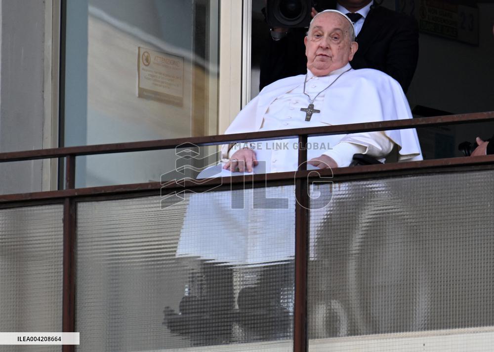 Pope Francis Greets Crowds Before Discharge From Hospital  - Rome
