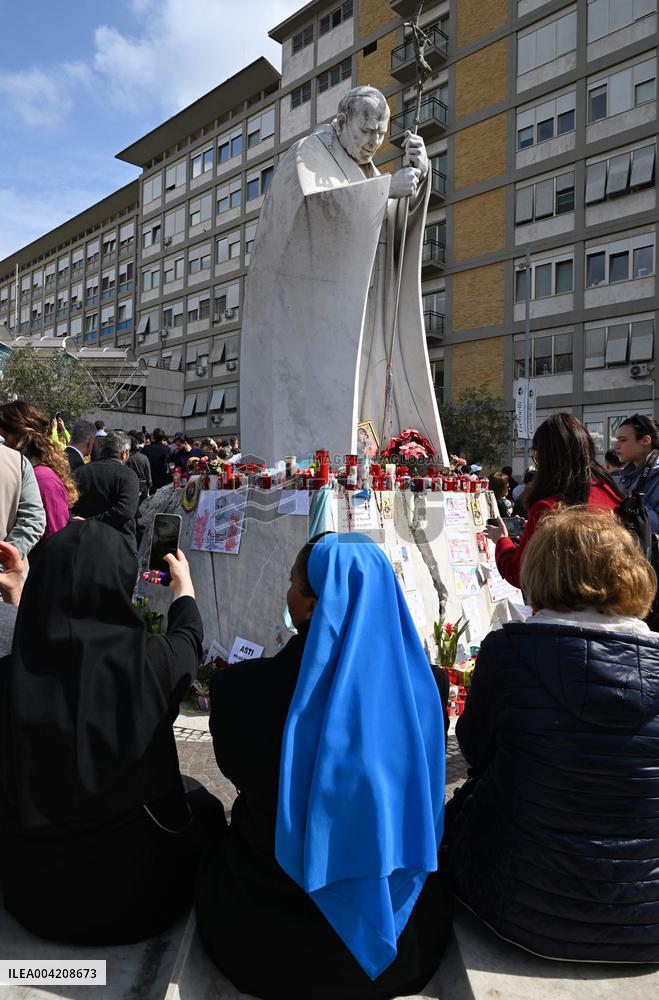 Pope Francis Greets Crowds Before Discharge From Hospital  - Rome