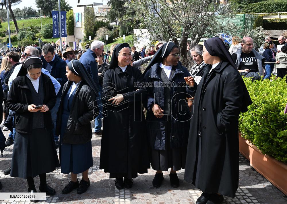 Pope Francis Greets Crowds Before Discharge From Hospital  - Rome