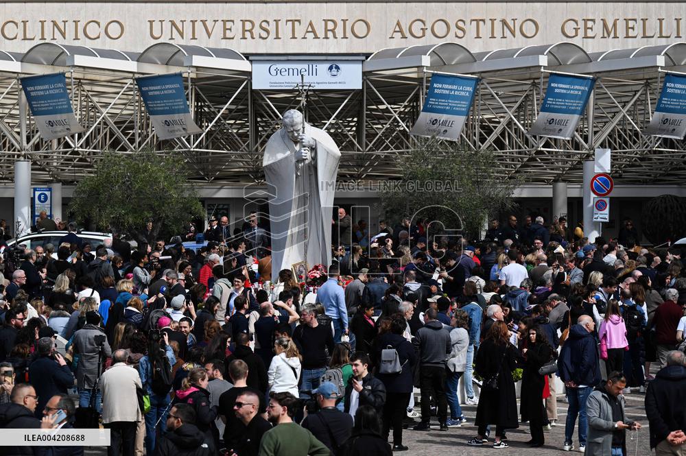 Pope Francis Greets Crowds Before Discharge From Hospital  - Rome