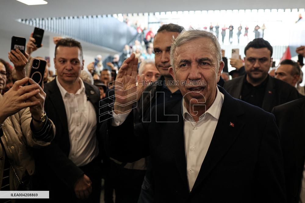 Turkish opposition party members, others head to polls for primary election - Ankara