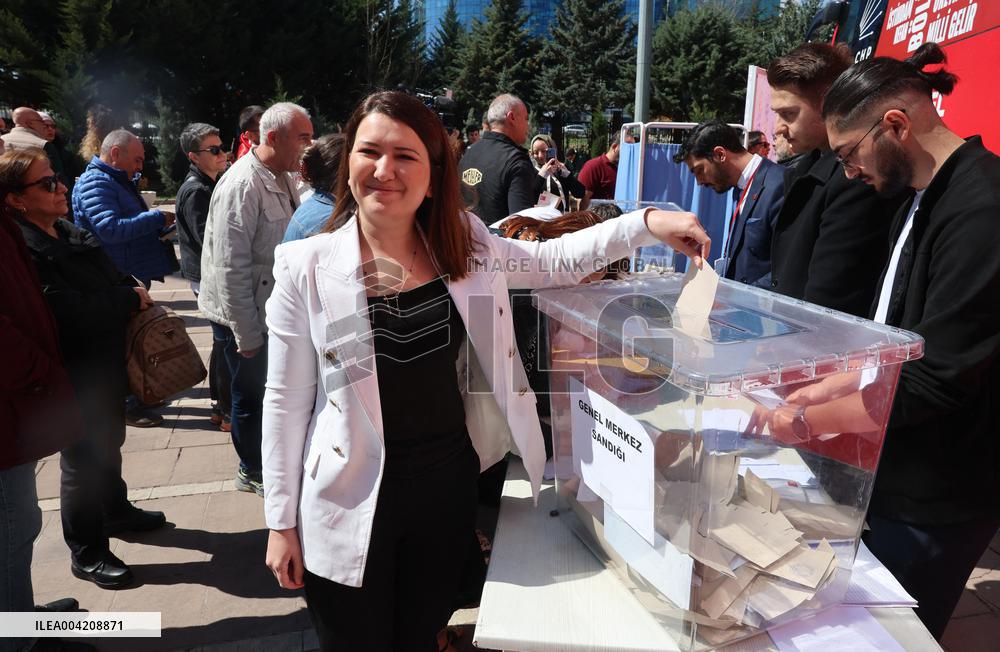 Turkish opposition party members, others head to polls for primary election - Ankara