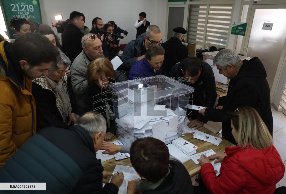 Turkish opposition party members, others head to polls for primary election - Ankara