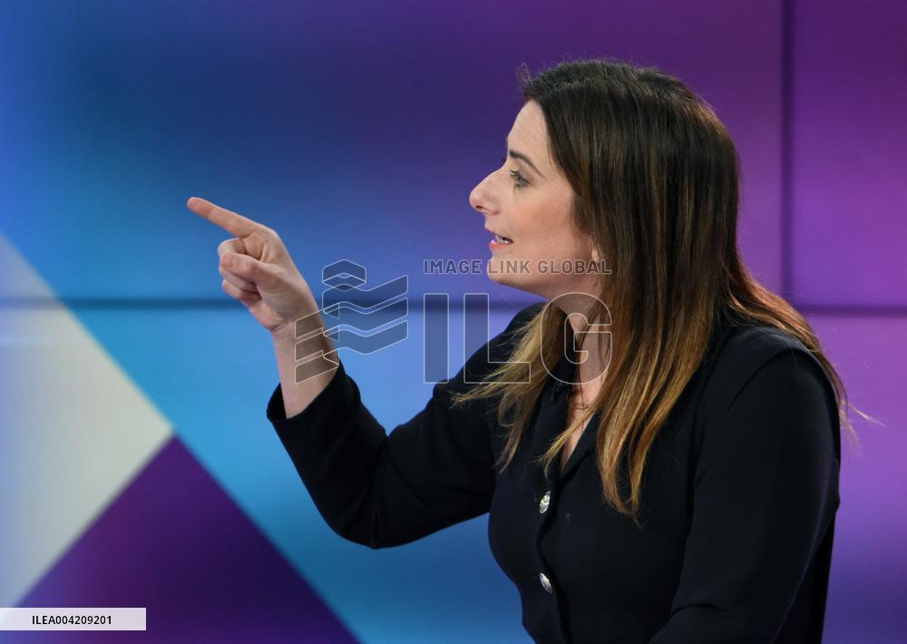 Marine Tondelier On Dimanche En Politique - Paris