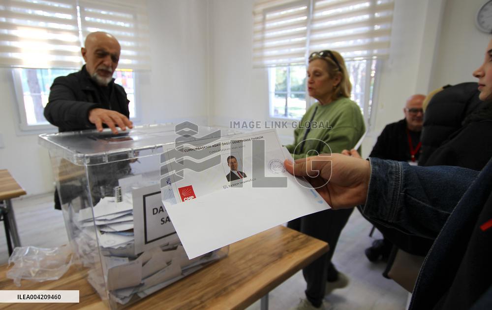 Turkish opposition holds historic primary as Istanbul Mayor Imamoglu jailed