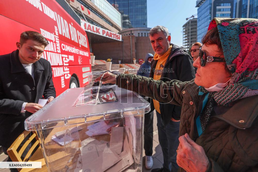 Turkish opposition holds historic primary as Istanbul Mayor Imamoglu jailed