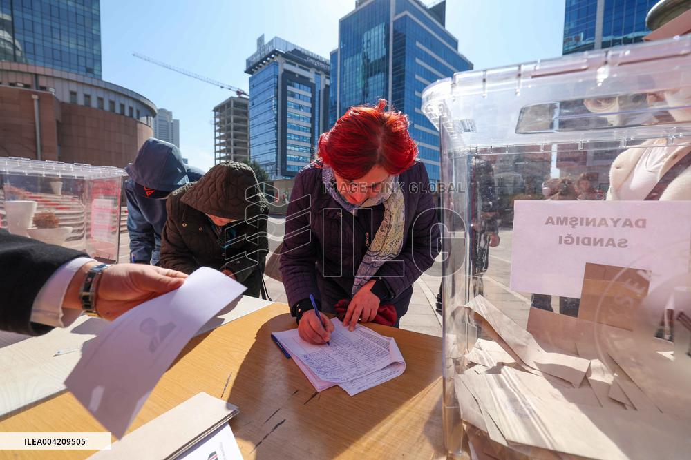 Turkish opposition holds historic primary as Istanbul Mayor Imamoglu jailed