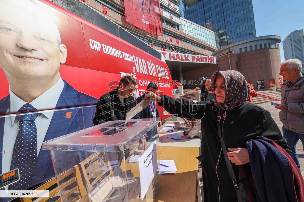 Turkish opposition holds historic primary as Istanbul Mayor Imamoglu jailed