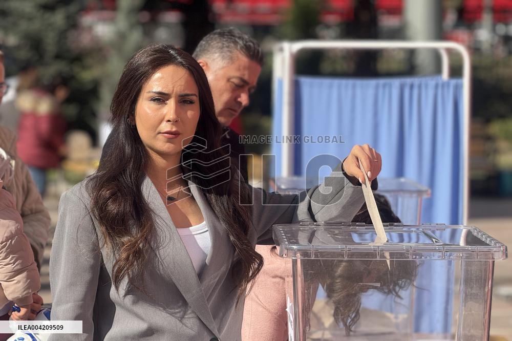 Turkish opposition holds historic primary as Istanbul Mayor Imamoglu jailed