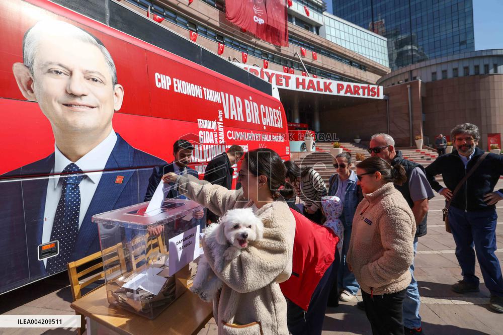 Turkish opposition holds historic primary as Istanbul Mayor Imamoglu jailed