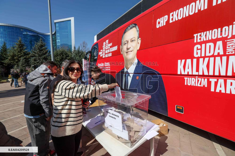 Turkish opposition holds historic primary as Istanbul Mayor Imamoglu jailed