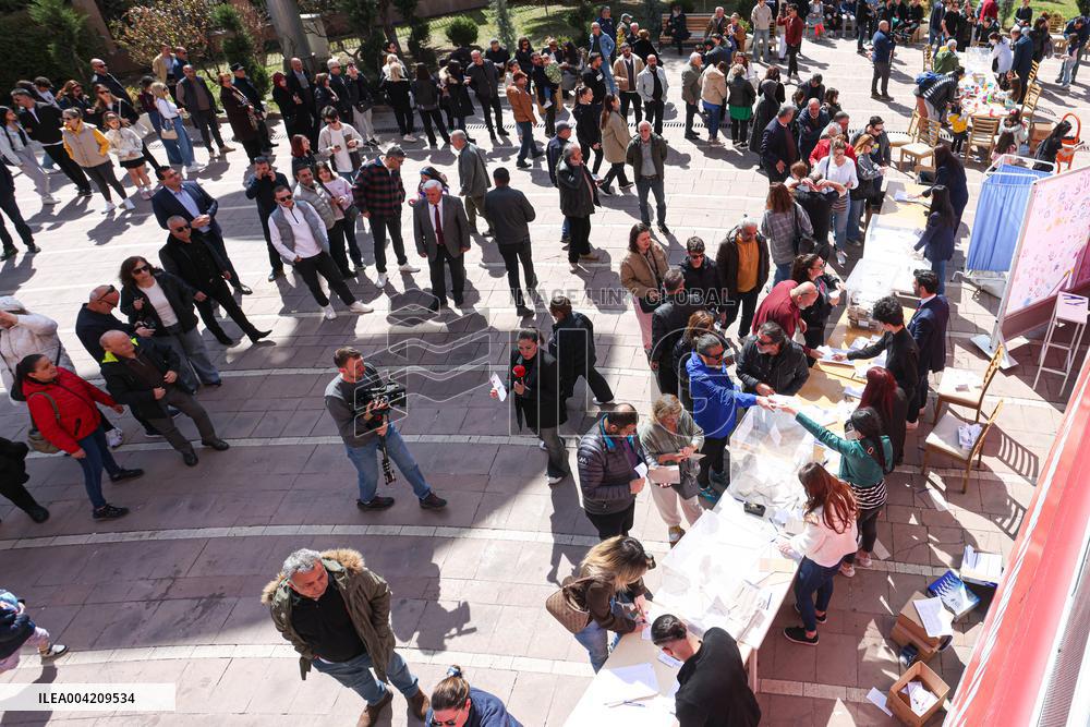 Turkish opposition holds historic primary as Istanbul Mayor Imamoglu jailed