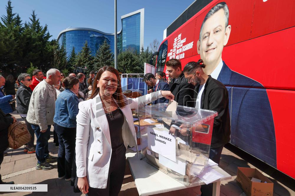 Turkish opposition holds historic primary as Istanbul Mayor Imamoglu jailed