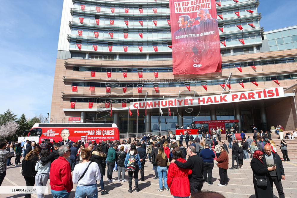 Turkish opposition holds historic primary as Istanbul Mayor Imamoglu jailed