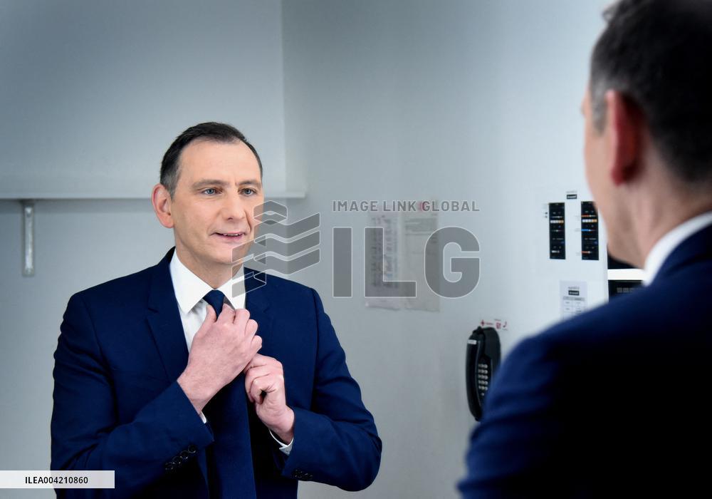 Laurent Jacobelli On Dimanche En Politique - Paris