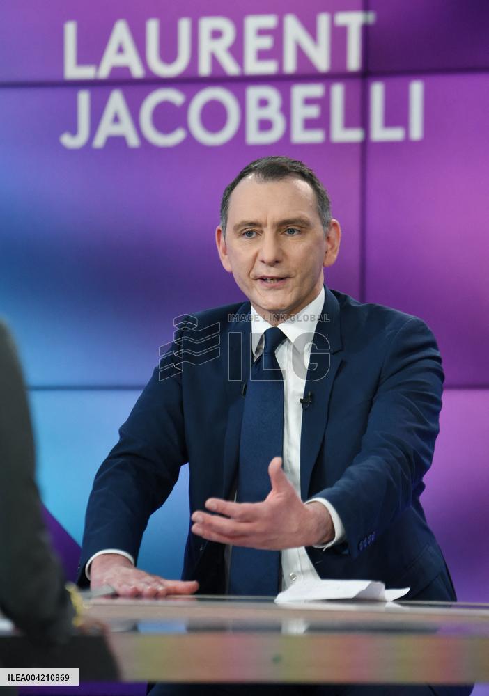 Laurent Jacobelli On Dimanche En Politique - Paris